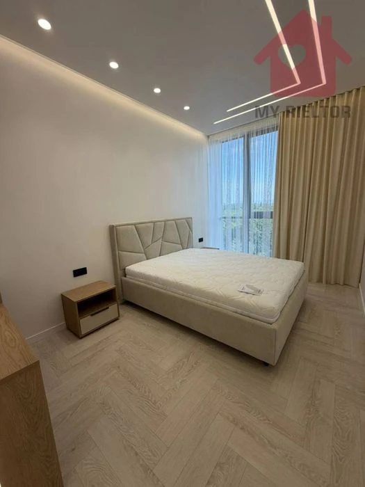 Продаж трикімнатної квартири ЖК UZH Towers