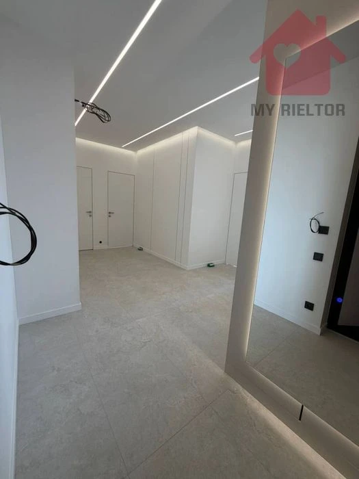 Продаж трикімнатної квартири ЖК UZH Towers
