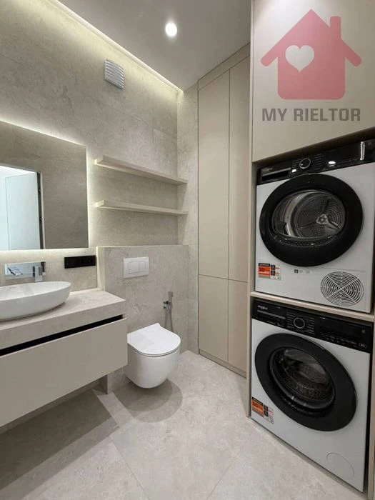 Продаж трикімнатної квартири ЖК UZH Towers