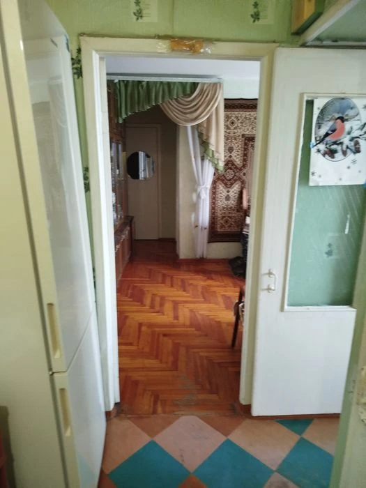 Продам 3 х комнатную квартиру в центре города.