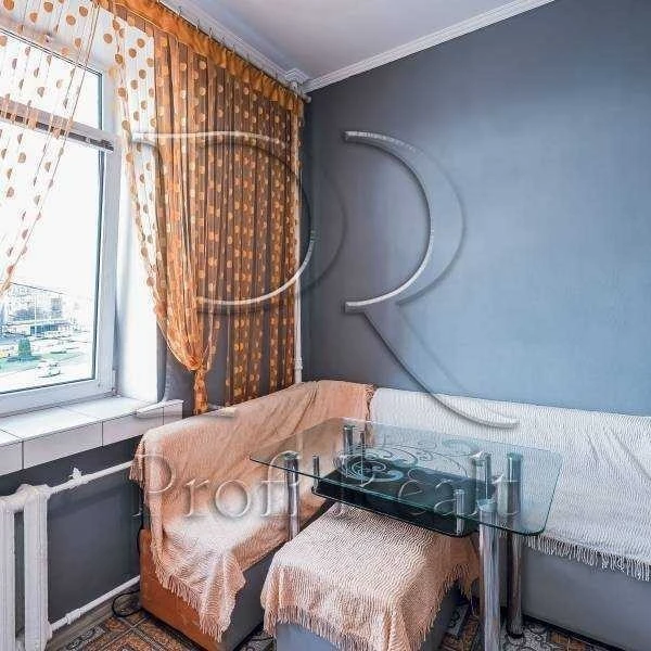 2-room apartment for sale 68 m², Olesya Honchara St., 79