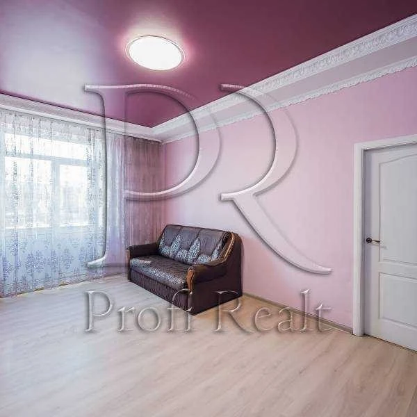 2-room apartment for sale 68 m², Olesya Honchara St., 79