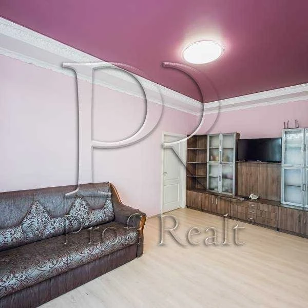 2-room apartment for sale 68 m², Olesya Honchara St., 79