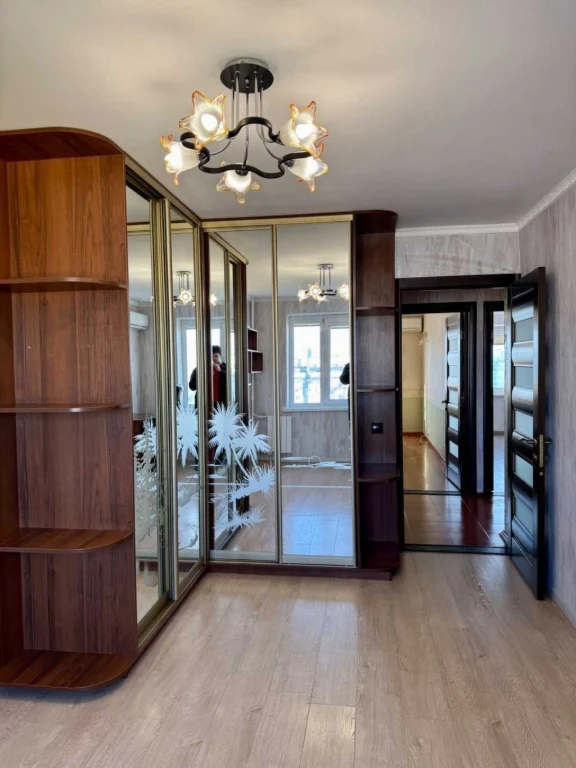 Продажа трехкомнатной квартиры 68 м², Оболонский просп., 9
