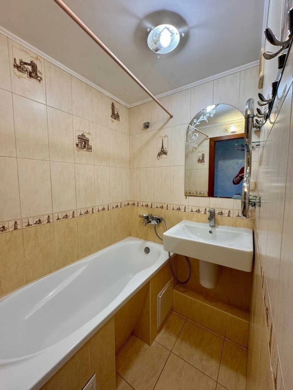 Продажа трехкомнатной квартиры 68 м², Оболонский просп., 9