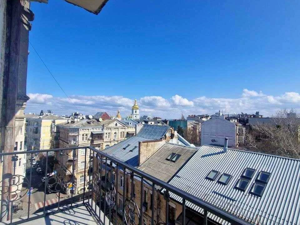 Apartment. Kyiv, Striletska St.
