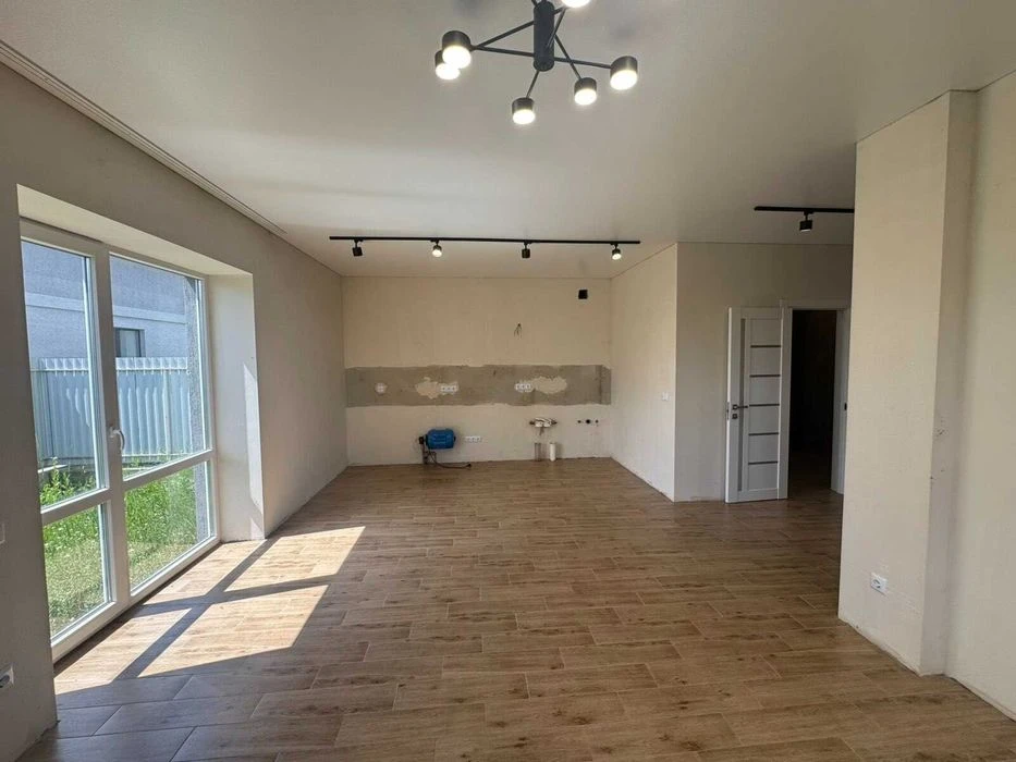 Duplex for sale with partial renovation, Old Town district