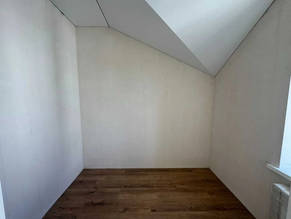 Duplex for sale with partial renovation, Old Town district