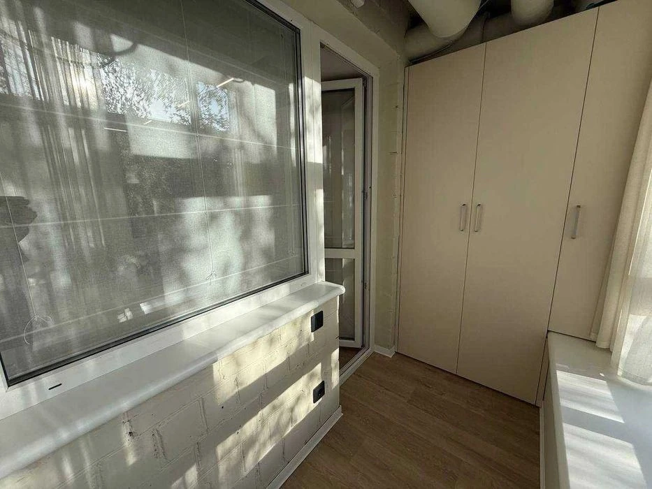Donetsa 27A 2nd floor, GAS. 3 rooms, 60m2. Generator.