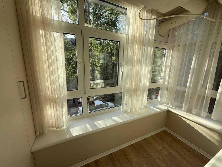 Donetsa 27A 2nd floor, GAS. 3 rooms, 60m2. Generator.