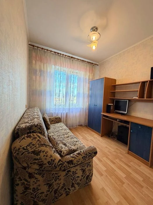 Продаж 3-к квартири вул Коновальця 15