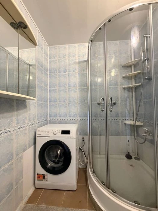 Продаж 3-к квартири вул Коновальця 15
