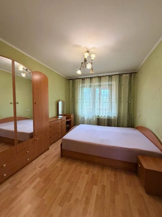 Продаж 3-к квартири вул Коновальця 15