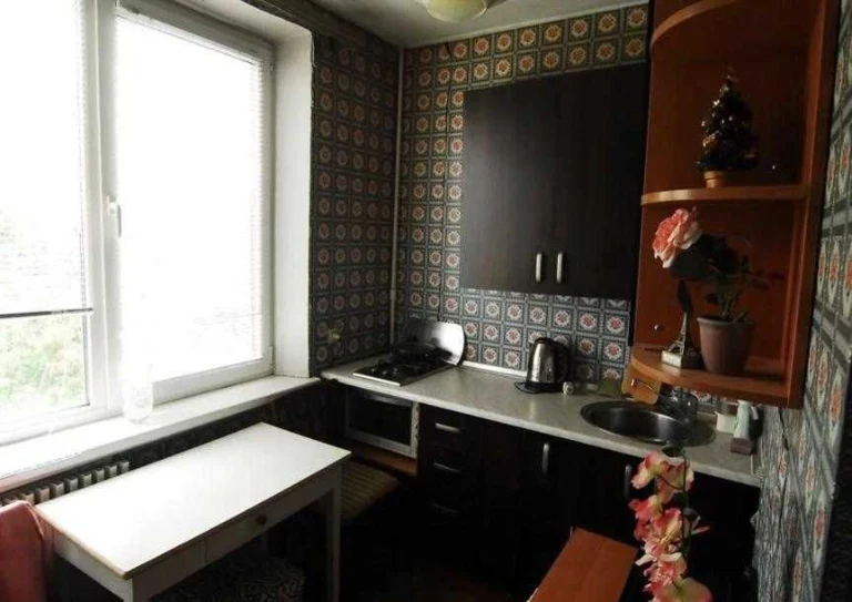 For sale 1-room apartment on Oleksiyivka near the metro station Peremoga