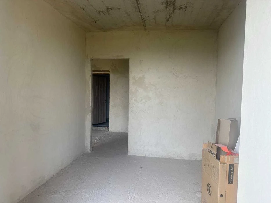 Sale of a 2-room apartment in a rented and inhabited building on the street.