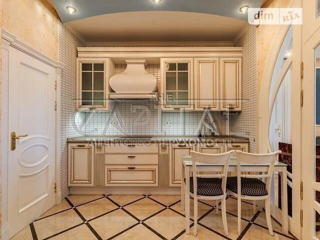 Sale of 3-room apartment 144 sq. m on Volodymyr Ivasyuk Ave. 12