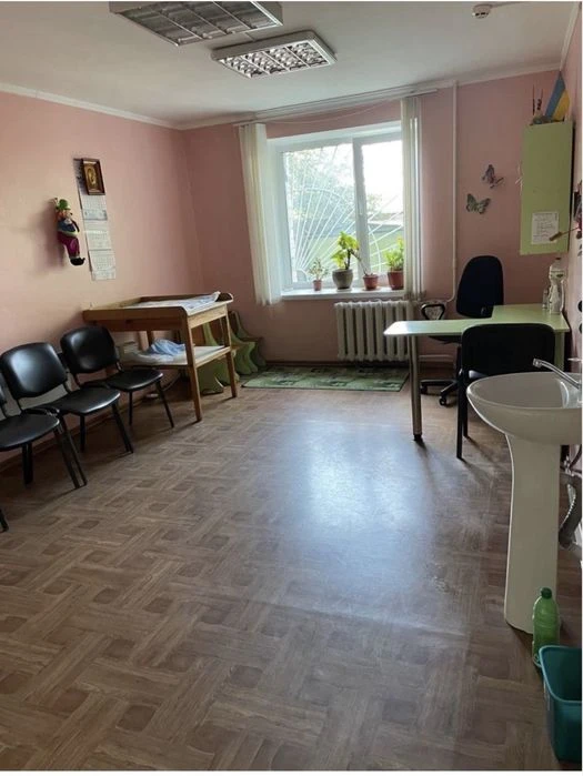 Продаж 2-кімнатної квартири з фасадним входом — район Польов