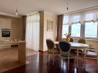 No commission. Best price. Specified 4-room apartment 175 m2 in residential complex