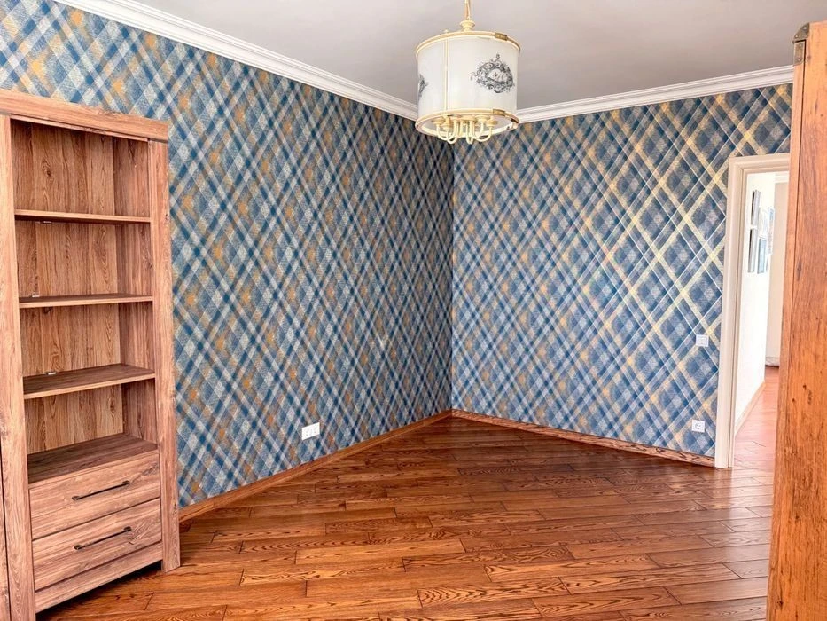 No commission. Best price. Specified 4-room apartment 175 m2 in residential complex