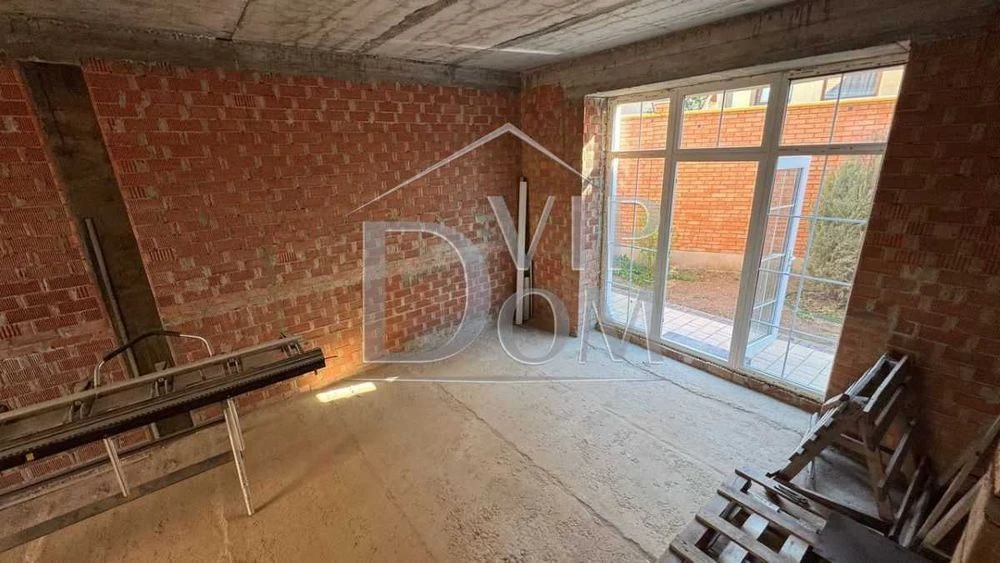 COMMISSION 0 %! FOR SALE House 16th station Bolshoy Fontana, Unit