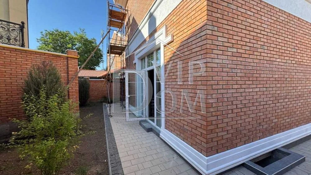 COMMISSION 0 %! FOR SALE House 16th station Bolshoy Fontana, Unit