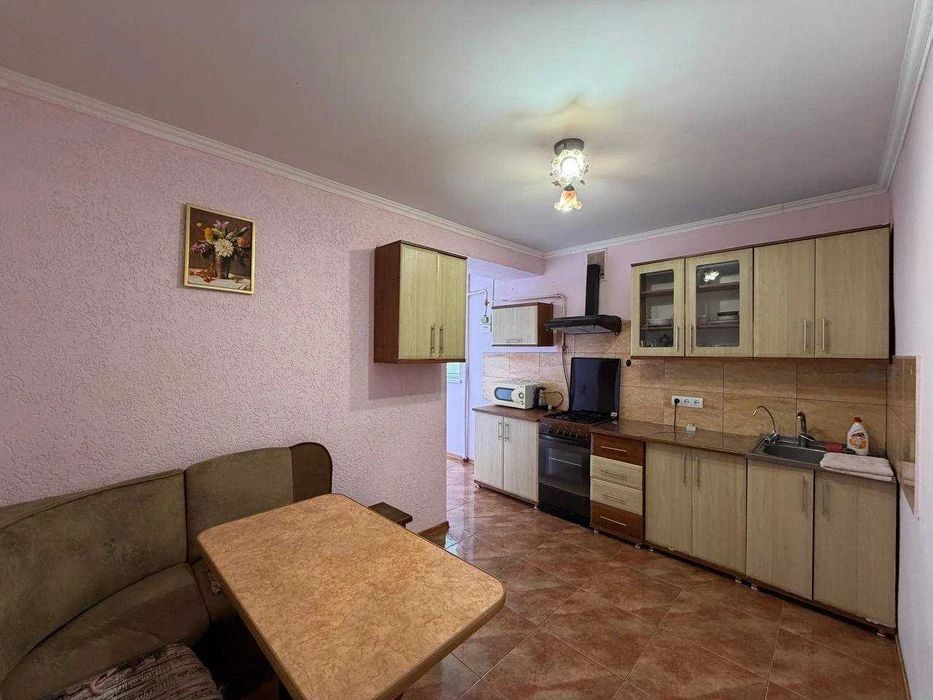 Продаж квартири по вулиці Коновальця. Державні програми віта