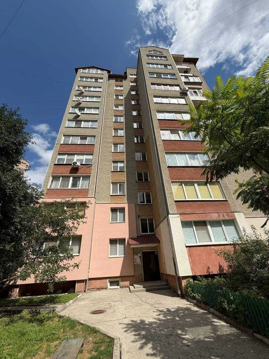 Продаж квартири по вулиці Коновальця. Державні програми віта