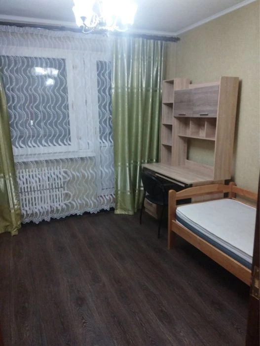 Selling a 4-room apartment from the owner
