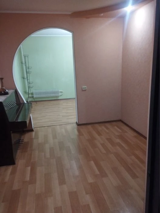 Selling a 4-room apartment from the owner