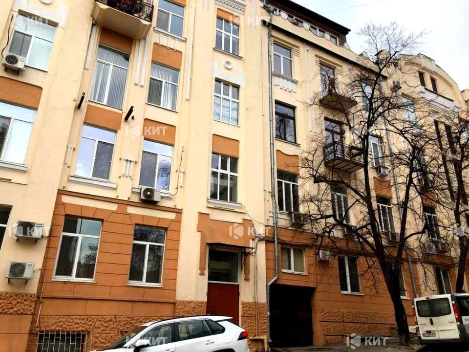 Apartment. Kharkiv, Kulikivskyi Uzviz (Revolutions)