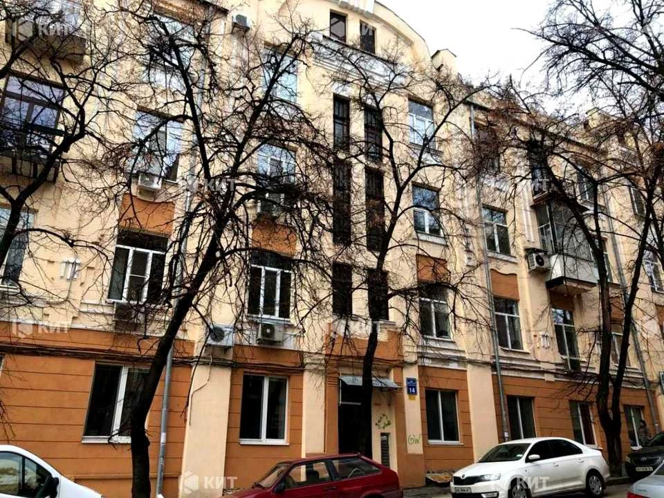 Apartment. Kharkiv, Kulikivskyi Uzviz (Revolutions)