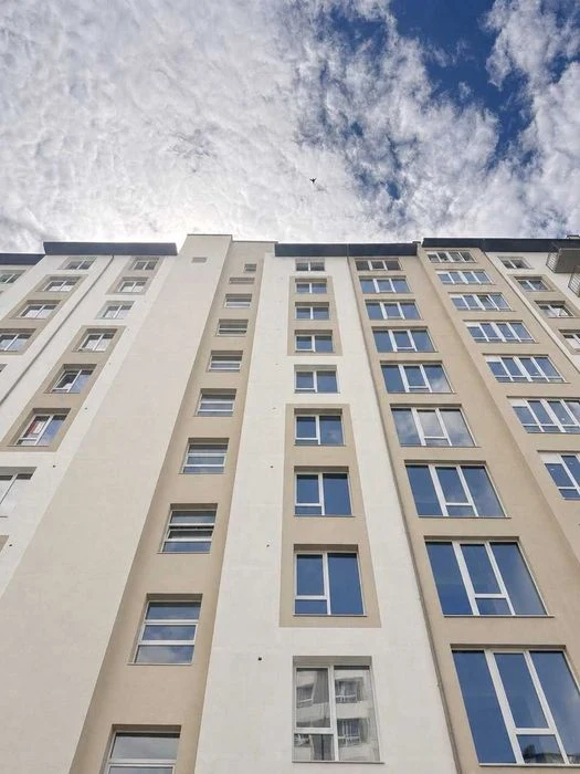 ТЕРМІНОВО! 2кім. квартира 64м2 поруч озера