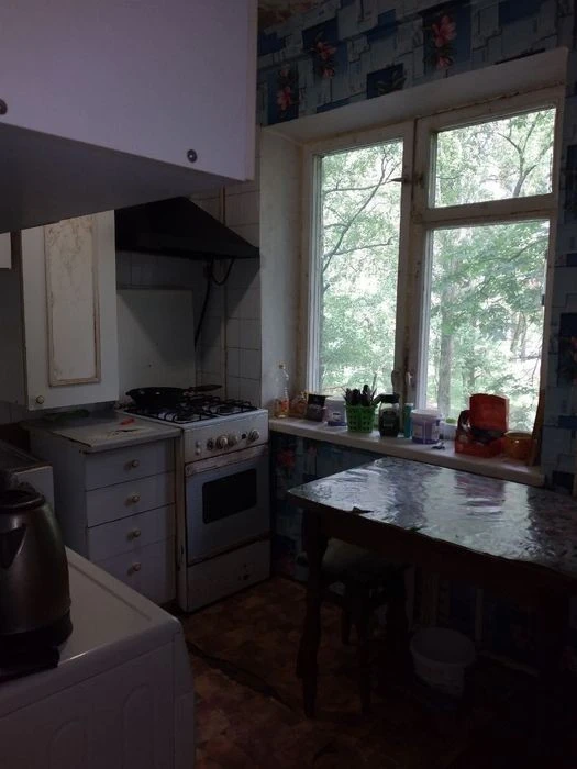 Three-room apartment / Popovycha 12 / Forest massif