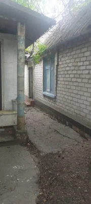 I will urgently sell a house in Zaporozhye for a leva