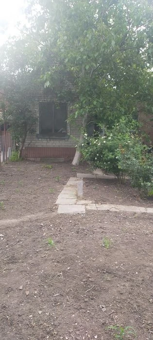 I will urgently sell a house in Zaporozhye for a leva