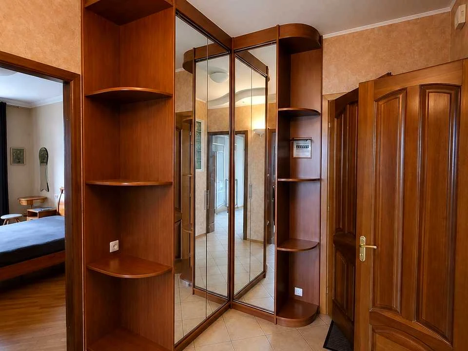 Apartment. Kyiv, Sichovykh Striltsiv St. (Artema)