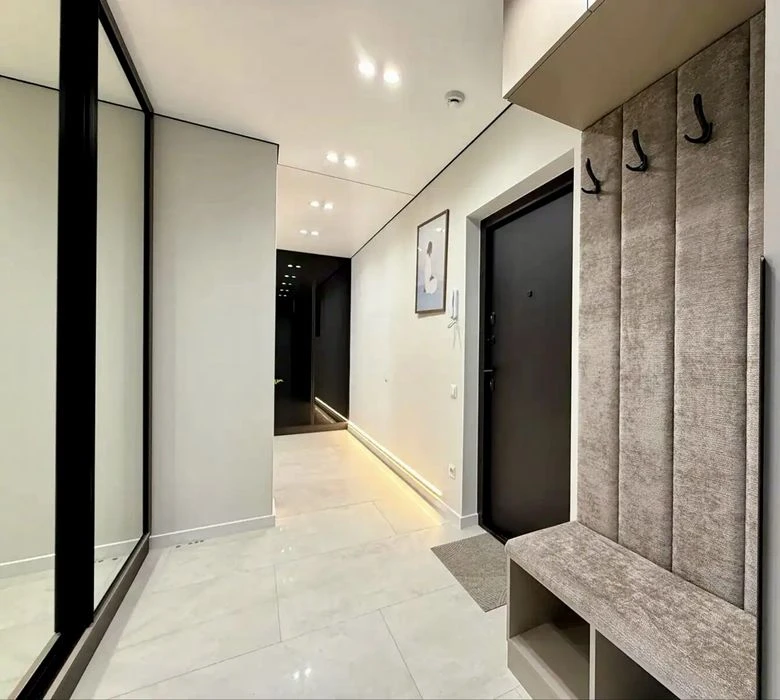 The most affordable 2-room apartment in the very center of the city + kitchen