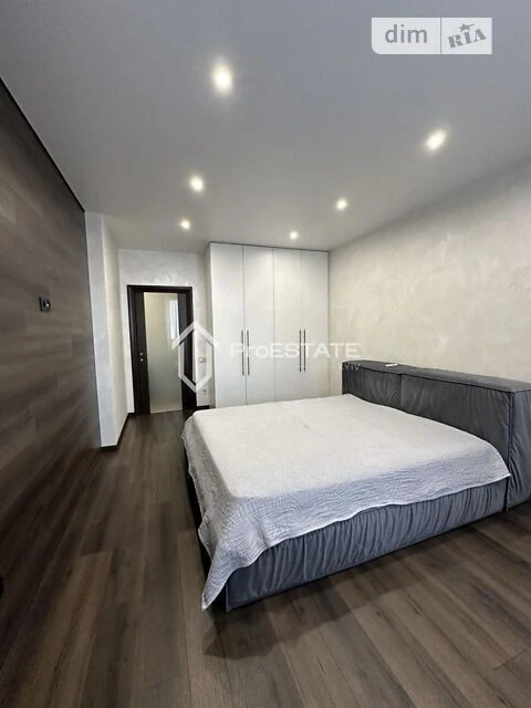 Sale of 2-room apartment 75 sq. m. on Petra Hryhorenka Ave. 20 •
