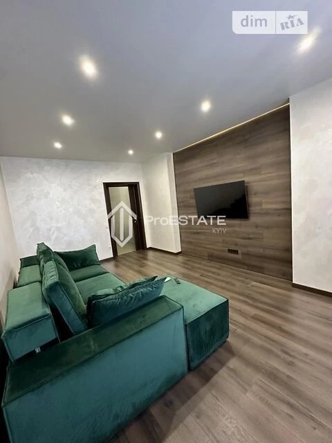 Sale of 2-room apartment 75 sq. m. on Petra Hryhorenka Ave. 20 •
