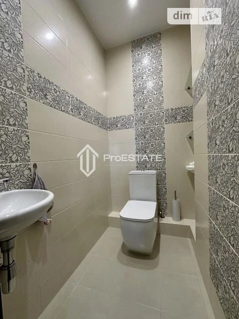 Sale of 2-room apartment 75 sq. m. on Petra Hryhorenka Ave. 20 •
