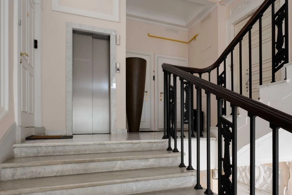 Продажа квартир, ул. Терещенковская 13, новый ремонт, центр,