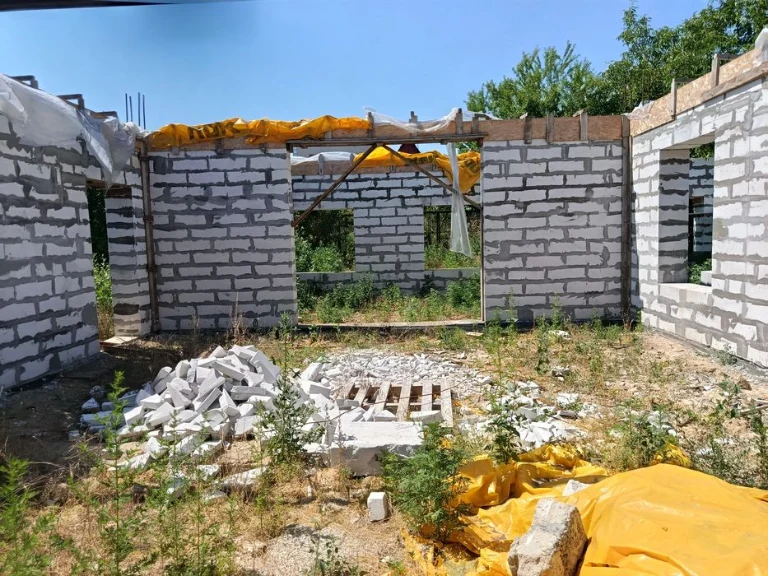 I will sell a privatized plot of 8 acres. + unfinished 160 m²