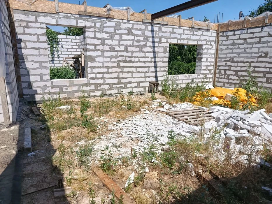 I will sell a privatized plot of 8 acres. + unfinished 160 m²