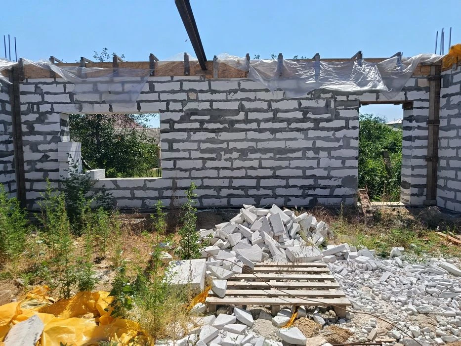 I will sell a privatized plot of 8 acres. + unfinished 160 m²