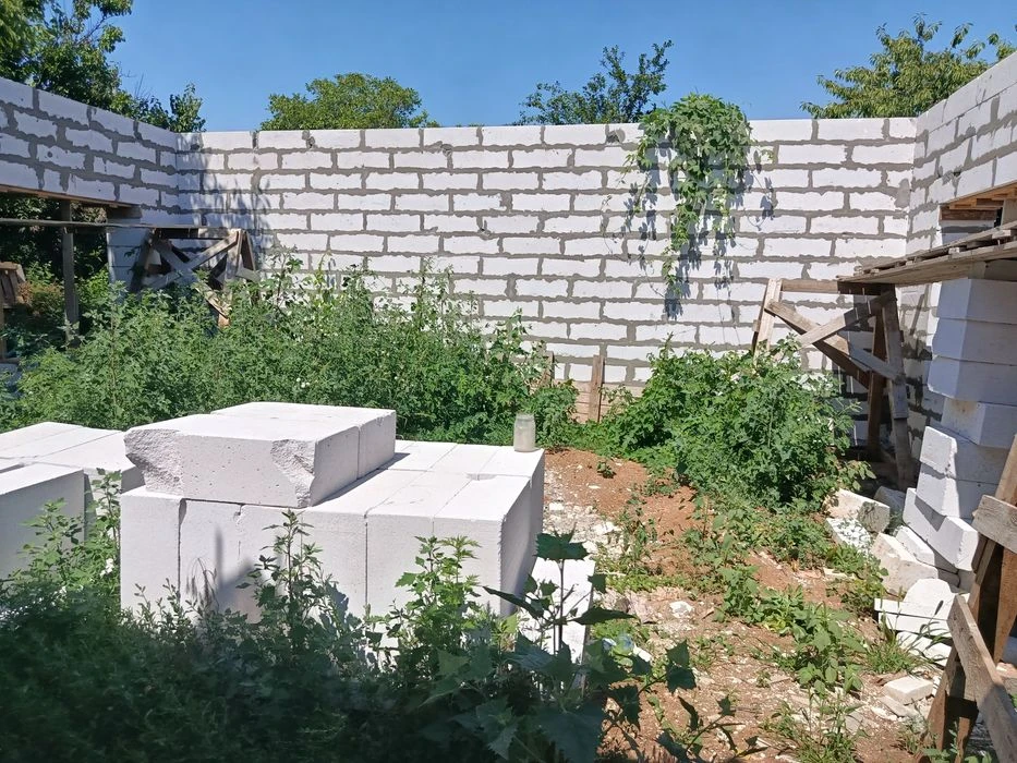 I will sell a privatized plot of 8 acres. + unfinished 160 m²