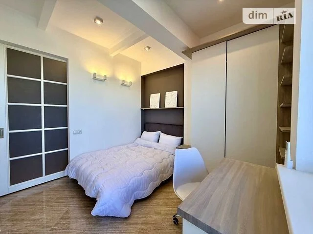 Продажа 1к квартиры 57 кв. м по ул. Нижний Вал 1, кв. 40 • I
