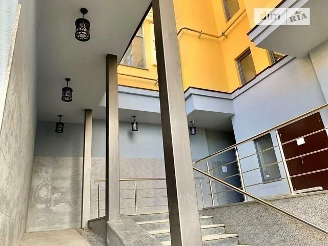 Продаж 1к квартири 57 кв. м на вул. Нижній Вал 1, кв. 40 • I