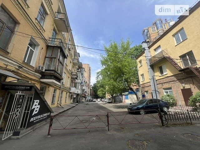 For sale 4-room apartment 100 sq. m on Baseyna St. 15 • ID 3459336