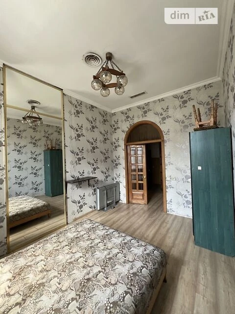 For sale 4-room apartment 100 sq. m on Baseyna St. 15 • ID 3459336