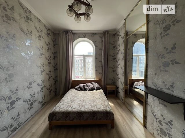 For sale 4-room apartment 100 sq. m on Baseyna St. 15 • ID 3459336